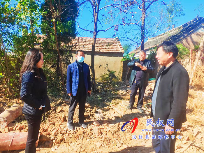 副縣長(zhǎng)朱琳到老顏集鄉(xiāng)調(diào)研撤村并居、產(chǎn)業(yè)發(fā)展等工作