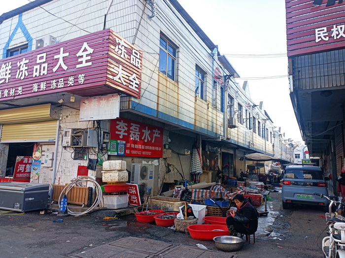 記者觀察：店外經營不少見 亂停亂放仍存在