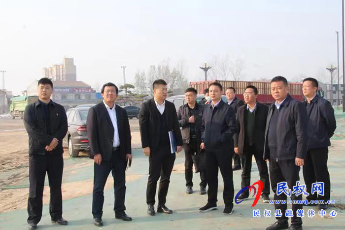 縣委常委、統(tǒng)戰(zhàn)部長李君主持召開項目建設(shè)推進(jìn)現(xiàn)場會