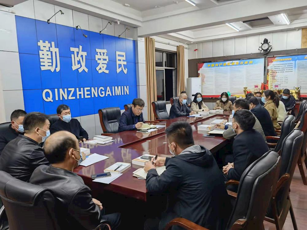 綠洲街道傳達(dá)貫徹省、市、縣新冠肺炎疫情防控工作會(huì)議和全縣淘汰國(guó)三及以下排放標(biāo)準(zhǔn)營(yíng)運(yùn)柴油貨車(chē)工作推進(jìn)會(huì)精