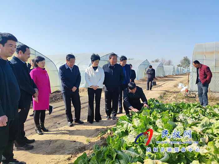 市人大常委會(huì)副主任、市總工會(huì)主席姬脈常到白云寺鎮(zhèn)柏木崗村開(kāi)展鞏固脫貧成果“大排查大整改”活動(dòng)