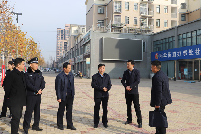 縣委常委、政法委書記陳鴻志督導(dǎo)“三零”創(chuàng)建和政法干警“六百”活動開展情況