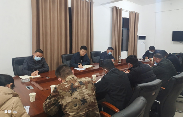 副縣長、花園鄉(xiāng)黨委書記張方杰主持召開花園鄉(xiāng)疫情防控專題會