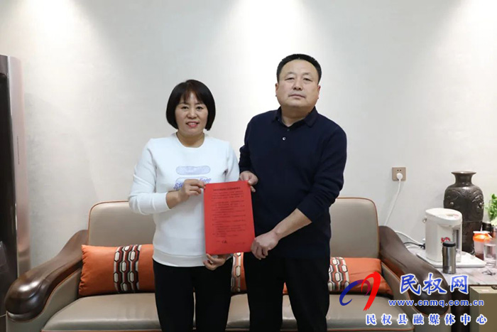 縣委常委、縣紀委書記、縣監(jiān)委主任冉燃開展廉政家訪活動