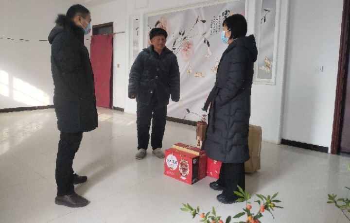 老干部局開(kāi)展春節(jié)節(jié)前離休干部慰問(wèn)活動(dòng)