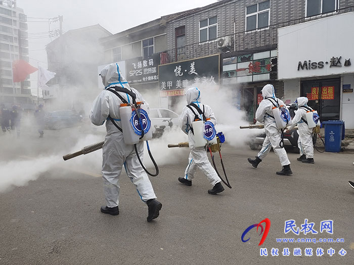 民權(quán)縣工商聯(lián)組織愛(ài)心企業(yè)慰問(wèn)縣藍(lán)天救援隊(duì)