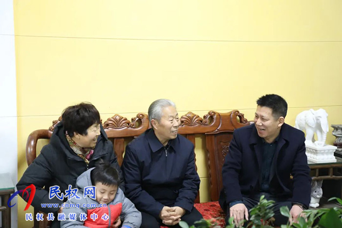 縣委常委、縣紀(jì)委書記、縣監(jiān)委主任冉燃看望慰問退休老干部