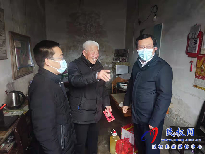 縣委常委、統(tǒng)戰(zhàn)部長李君走訪慰問老復退軍人、老黨員和困難戶