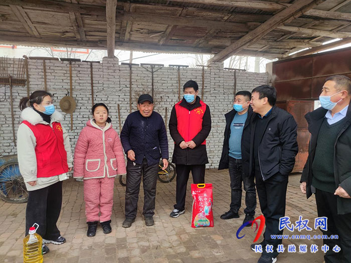 縣委黨校開展春節(jié)走訪慰問幫扶村困難群眾、老黨員及離退休老干部活動(dòng)