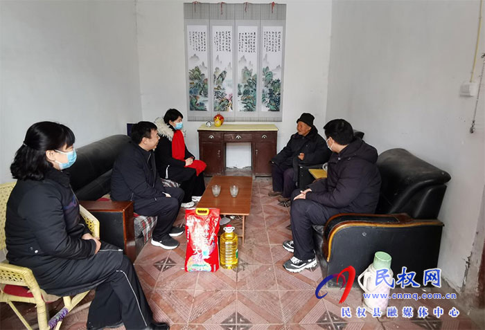 縣委黨校開展春節(jié)走訪慰問幫扶村困難群眾、老黨員及離退休老干部活動(dòng)