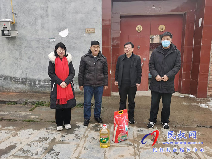 縣委黨校開展春節(jié)走訪慰問幫扶村困難群眾、老黨員及離退休老干部活動(dòng)