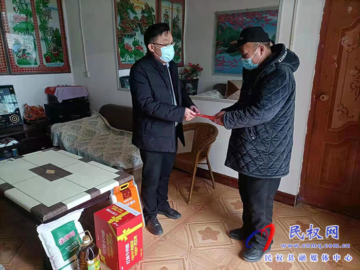 縣委常委、宣傳部長(zhǎng)、副縣長(zhǎng)畢道喜走訪慰問(wèn)老黨員、困難黨員和“春蕾女童”