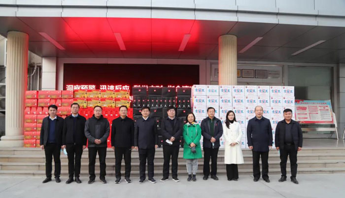 縣領(lǐng)導(dǎo)到市疫情防控指揮部辦公室慰問交流
