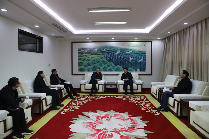縣委書記張團(tuán)結(jié)會見農(nóng)發(fā)行河南省分行黨委委員、副行長王福利一行