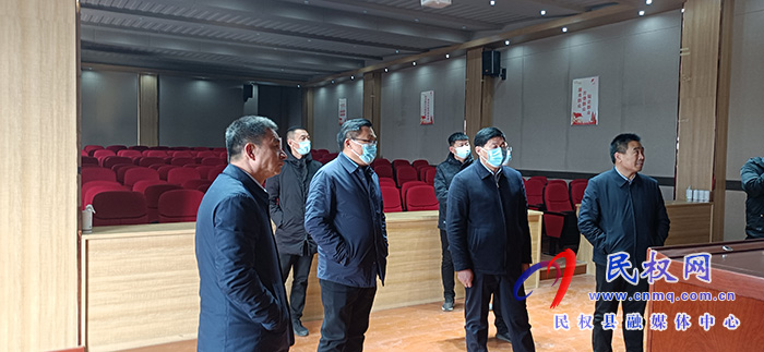縣委常委、宣傳部長(zhǎng)、副縣長(zhǎng)畢道喜到北關(guān)鎮(zhèn)王公莊村調(diào)研畫(huà)虎學(xué)院籌備情況