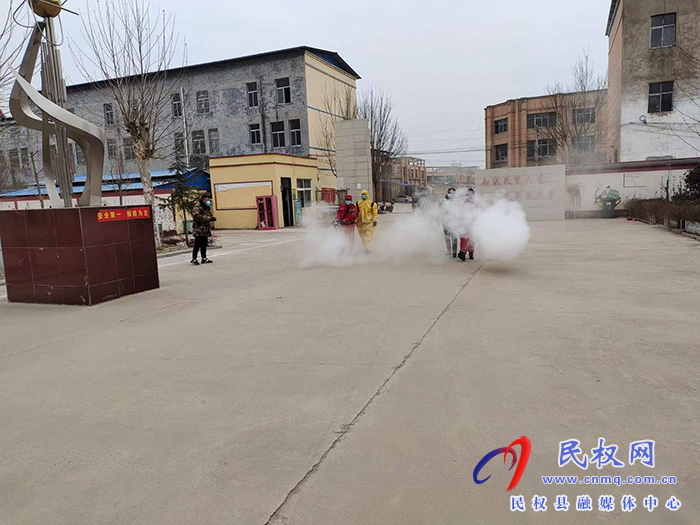 斑馬救援隊(duì)助力白云小學(xué)一塵不染迎開學(xué)