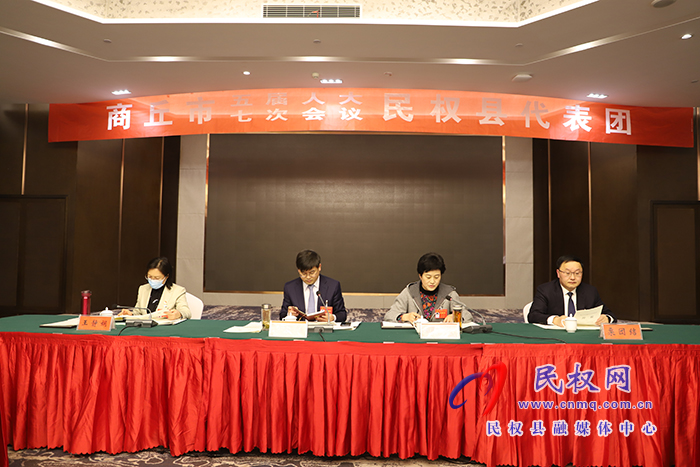 我縣代表團(tuán)認(rèn)真審議市人大常委會(huì)工作報(bào)告和法檢“兩院”工作報(bào)告