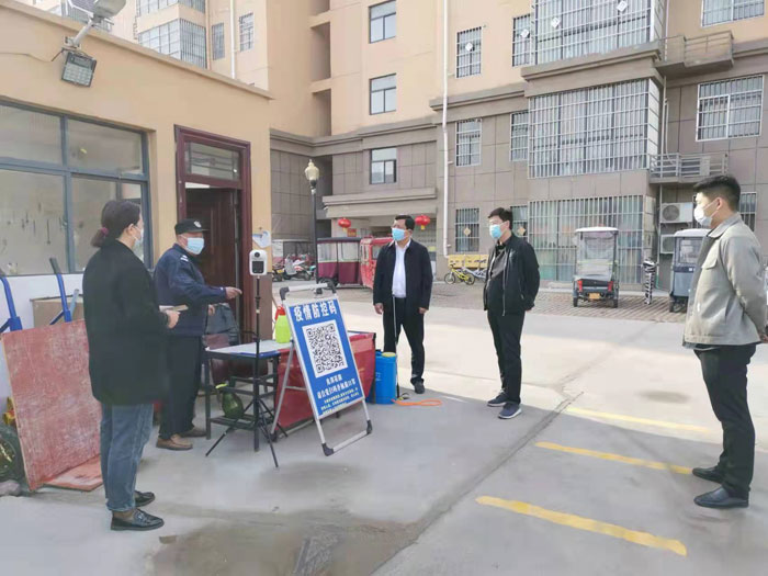 縣委常委、統(tǒng)戰(zhàn)部長、南華街道黨工委書記李君督導檢查疫情防控工作