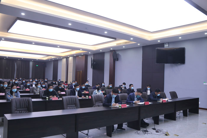 我縣組織收聽收看全市農(nóng)村人居環(huán)境集中整治暨改廁工作推進(jìn)會