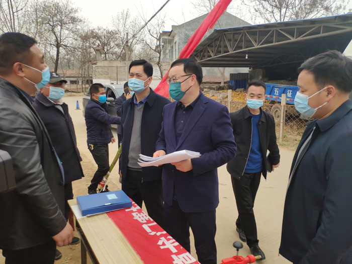縣委副書記栗團結調研疫情防控、農村人居環(huán)境整治、“三零”創(chuàng)建和春季麥田管理工作