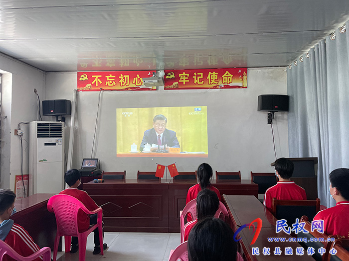 民權(quán)縣精英武校收看收聽總結(jié)表彰大會(huì)直播，引發(fā)熱烈反響