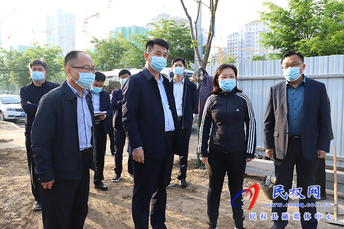 縣委副書記、縣長王靜嫻早餐會查看城區(qū)文明城創(chuàng)建和市政基礎設施建設情況