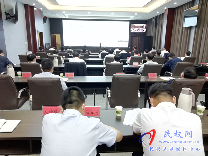 我縣組織收聽收看市委理論學習中心組（擴大）學習報告會（第七期商丘大講堂）