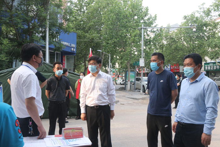 縣委書記張團結(jié)調(diào)研城市社區(qū)規(guī)范化管理工作