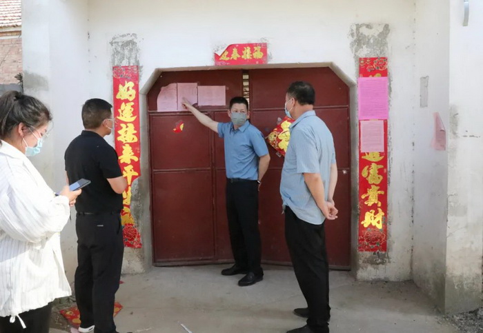 縣委常委、縣紀委書記、縣監(jiān)委主任冉燃暗訪督導疫情防控工作