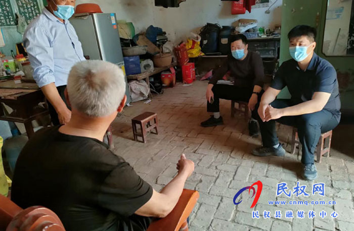 縣人大常委會副主任李新軍督導(dǎo)脫貧攻堅成果同鄉(xiāng)村振興有效銜接、疫情防控工作