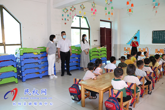 民權(quán)縣學(xué)前教育集團(tuán)總園深入王橋分園和程莊分園開(kāi)展實(shí)地指導(dǎo)工作