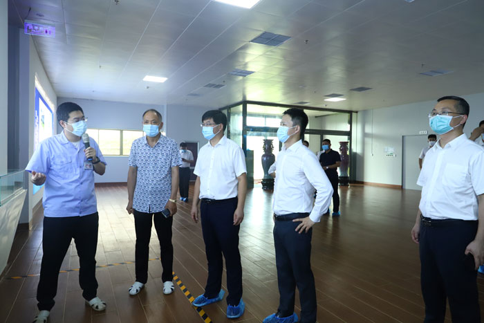中信銀行鄭州分行副行長馬占軍一行到民調(diào)研縣域經(jīng)濟發(fā)展及網(wǎng)點建設(shè)工作