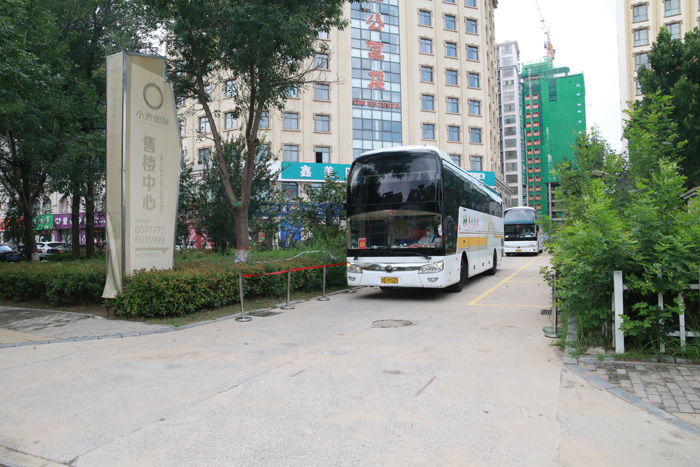 暖心送別！駐馬店174名集中隔離人員“解封”回家