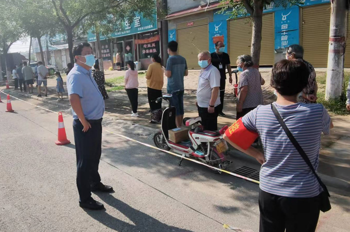 縣領導李君調(diào)研督導疫情防控、信訪維穩(wěn)、土地流出和全民核酸檢測工作