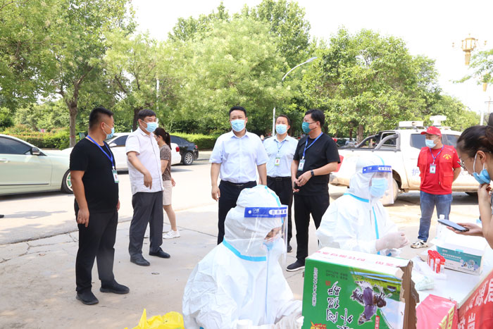縣委常委、組織部長王義彬督導(dǎo)疫情防控工作