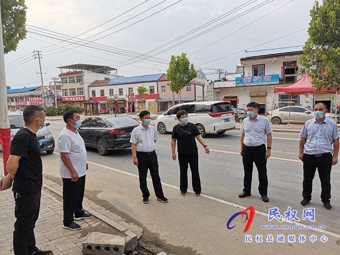 縣高新區(qū)管委會(huì)副主任李吉安到王莊寨鎮(zhèn)督導(dǎo)疫情防控工作