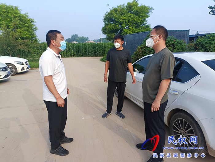 縣委常委、常務副縣長王景義查看核酸檢測和社會面管控工作