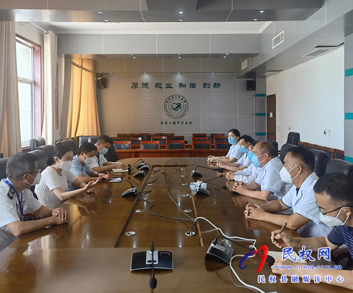 副縣長朱琳到縣人民醫(yī)院督導檢查院感防控工作和各項防控措施落實情況