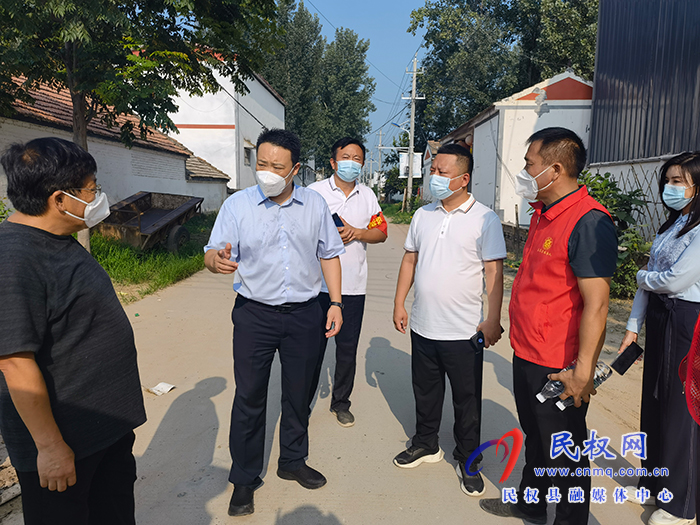 縣委常委、組織部長王義彬督導(dǎo)核酸檢測工作