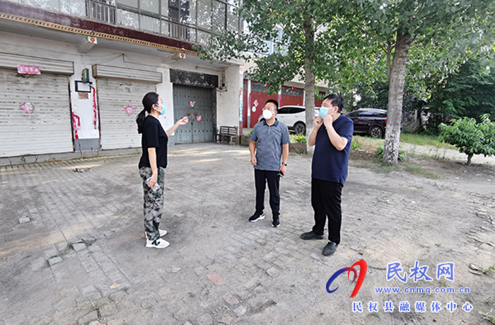 縣領(lǐng)導(dǎo)陳進(jìn)領(lǐng)到雙塔鎮(zhèn)督導(dǎo)檢查疫情防控工作