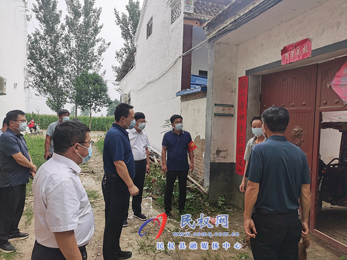 縣委常委、組織部長(zhǎng)王義彬到部分鄉(xiāng)鎮(zhèn)督導(dǎo)疫情防控消殺工作