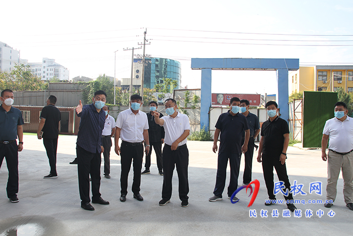 縣政協(xié)主席周明河實(shí)地督導(dǎo)問(wèn)題樓盤化解處置工作