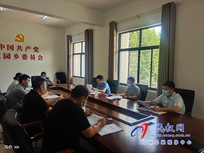 縣領(lǐng)導(dǎo)李新軍、馬德偉到花園鄉(xiāng)調(diào)研督導(dǎo)信訪維穩(wěn)工作