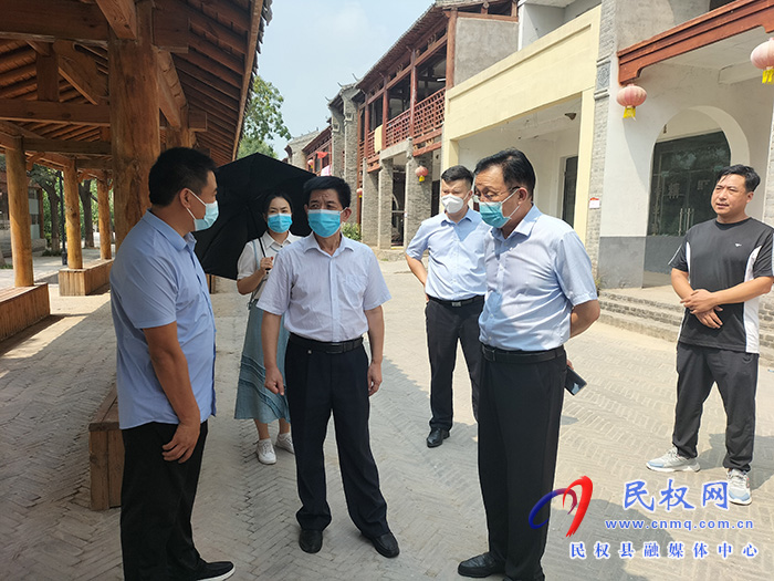 商丘市文化廣電和旅游局黨組成員、副局長董健到我縣調(diào)研市級白名單企業(yè)運(yùn)營情況