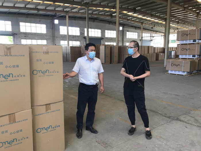 縣委常委、縣委辦公室主任吳杰深入聯(lián)系企業(yè)開展“萬人助萬企”活動