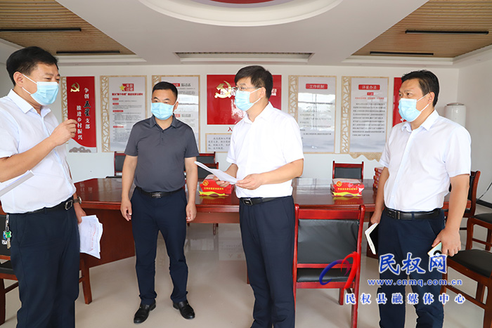 縣委書記張團(tuán)結(jié)調(diào)研鞏固拓展脫貧攻堅(jiān)成果同鄉(xiāng)村振興有效銜接工作