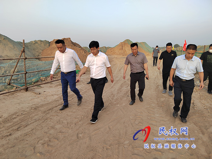 縣委書記張團結到金藝科技產(chǎn)業(yè)園查看項目進展情況