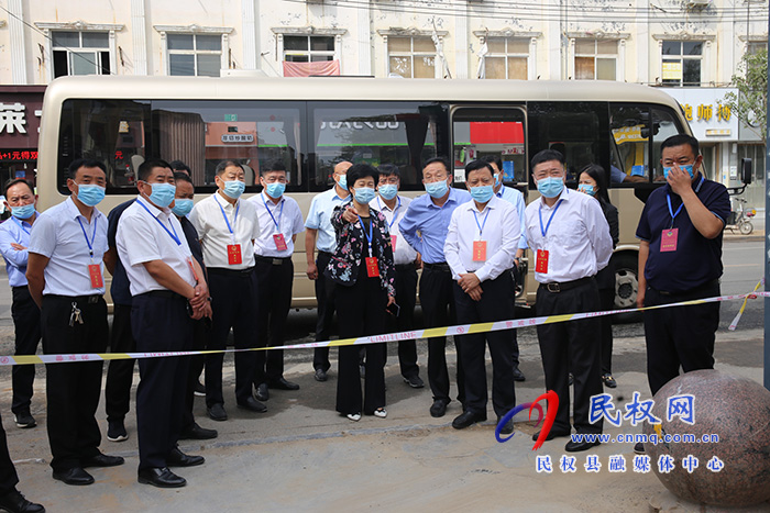 人大代表、政協(xié)委員視察“全國文明城市”創(chuàng)建工作