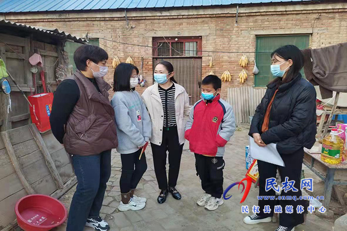 縣婦聯(lián)走訪慰問(wèn)貧困兒童
