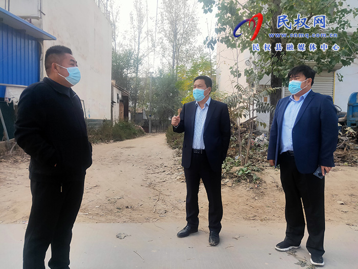 縣委常委、縣委辦公室主任吳杰到野崗鎮(zhèn)指導(dǎo)疫情防控工作